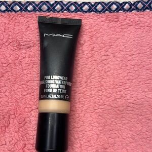 Mac Pro king wear waterproof foundation in NC30